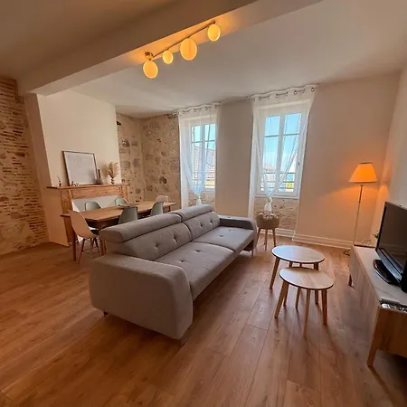 Le Nid De L'union مونفلاكين