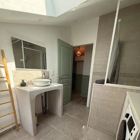 Le Nid De L'union مونفلاكين